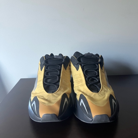 Yezzy Boost 700 - Honey Flux - Picture 2 of 5